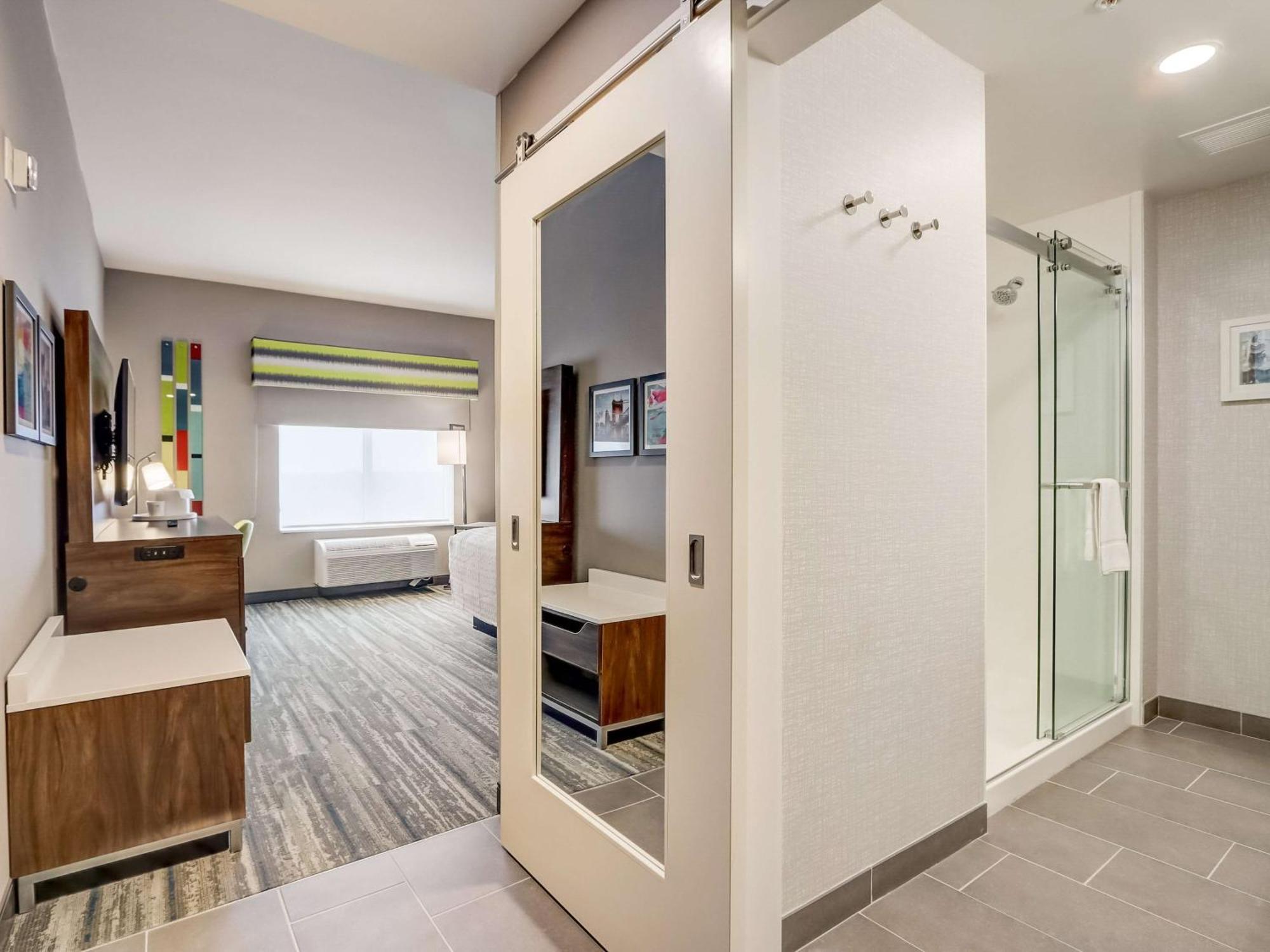 Hampton Inn & Suites Cincinnati Midtown Rookwood מראה חיצוני תמונה