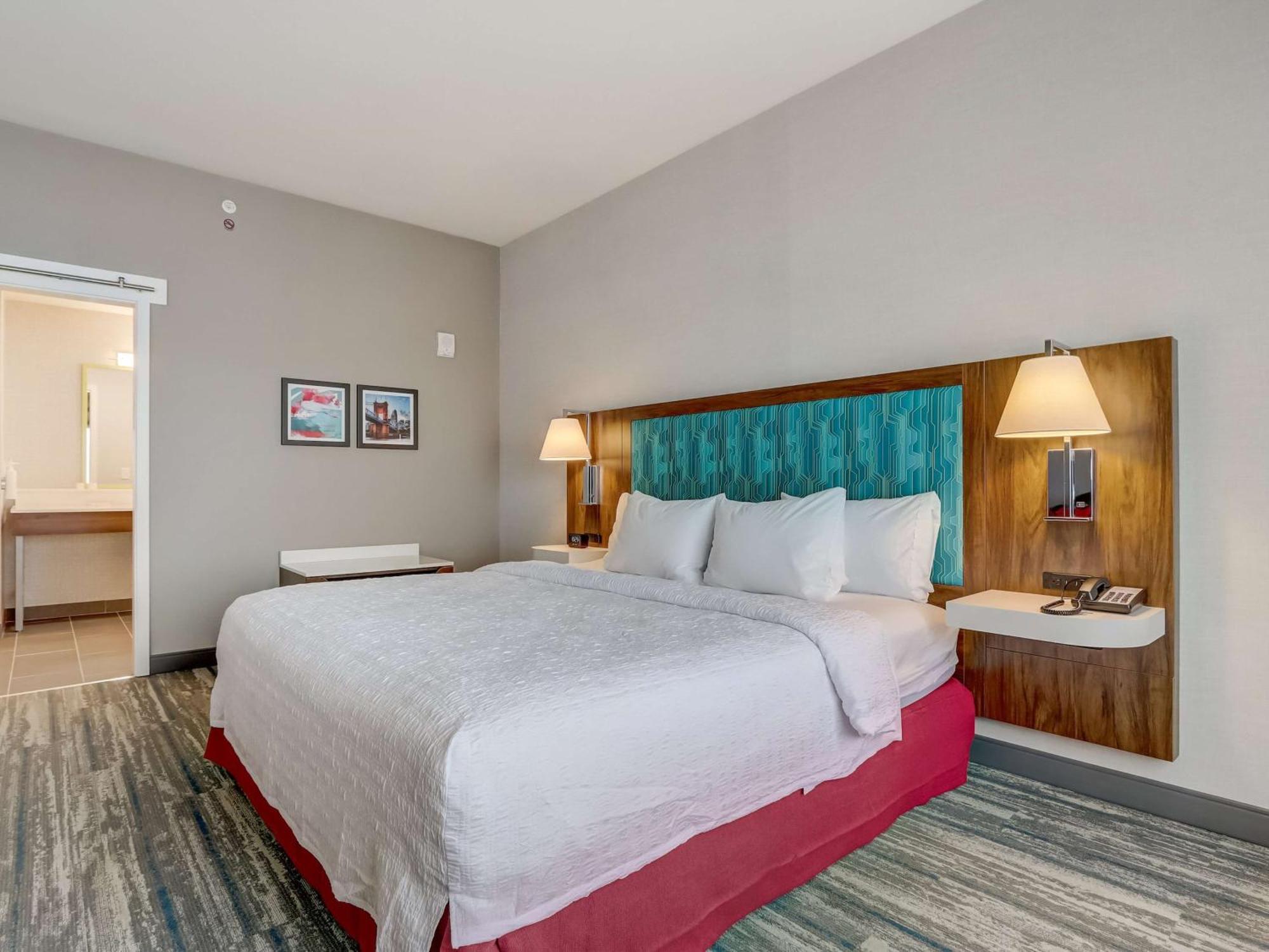 Hampton Inn & Suites Cincinnati Midtown Rookwood מראה חיצוני תמונה