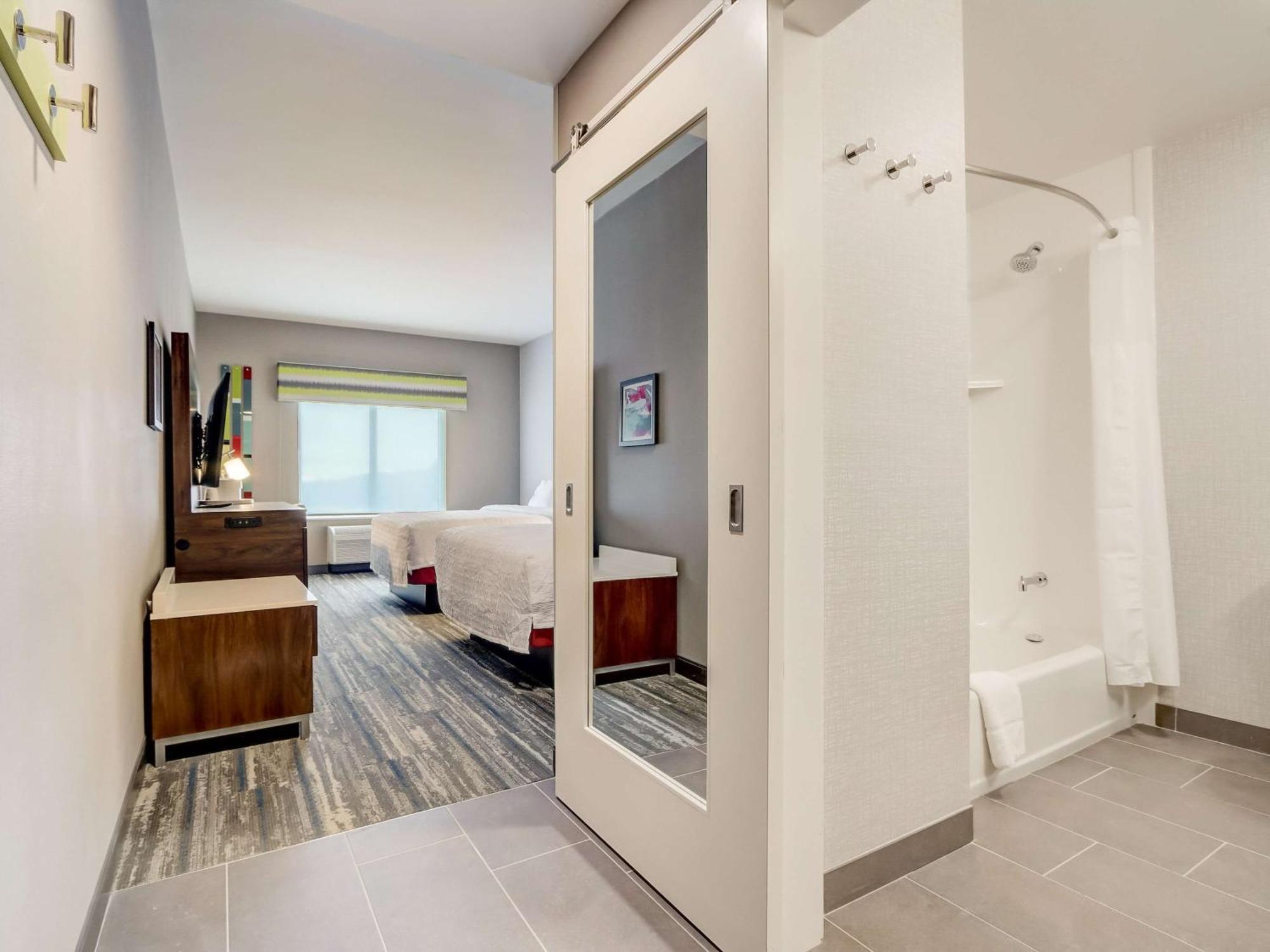 Hampton Inn & Suites Cincinnati Midtown Rookwood מראה חיצוני תמונה