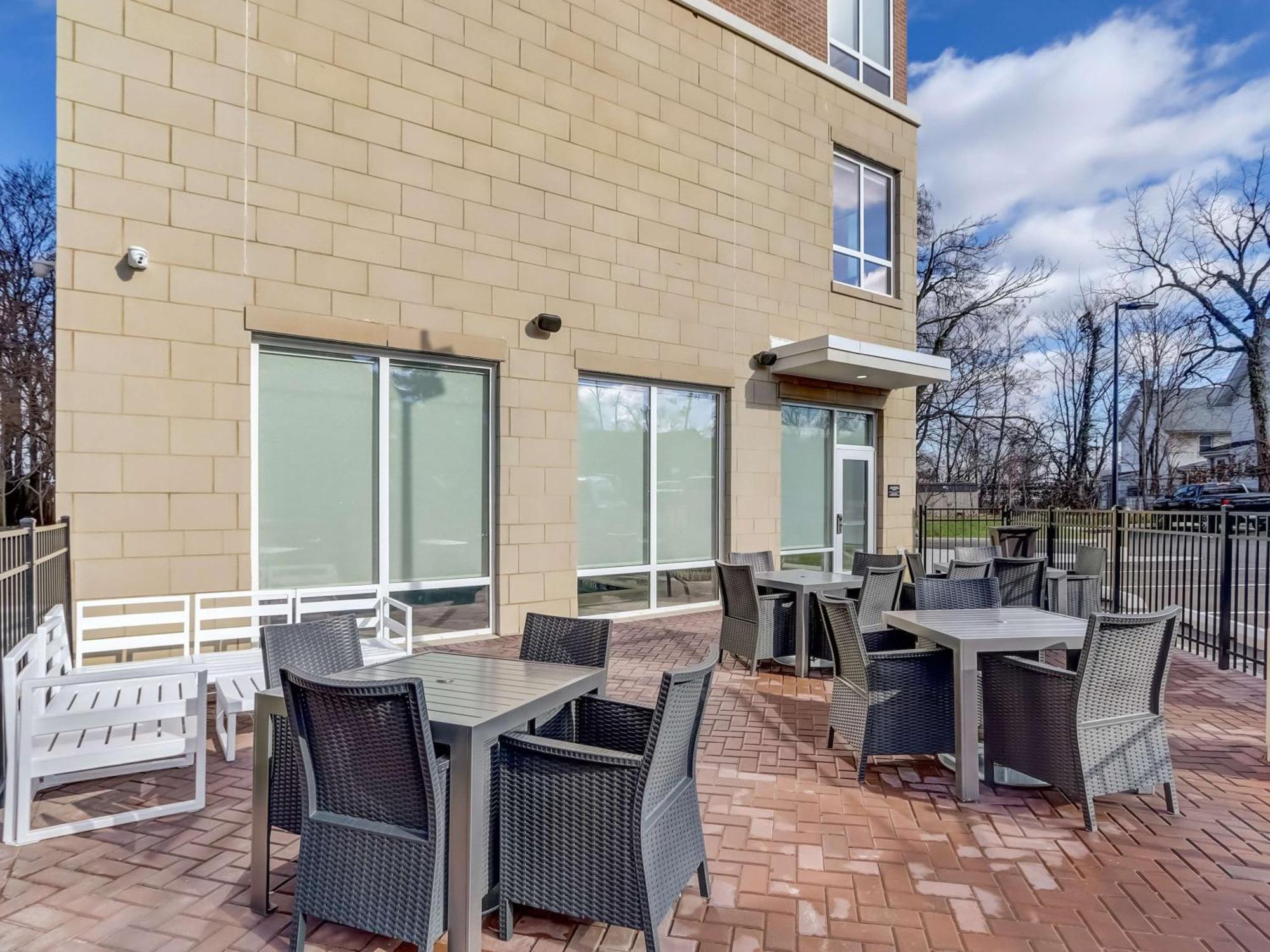 Hampton Inn & Suites Cincinnati Midtown Rookwood מראה חיצוני תמונה